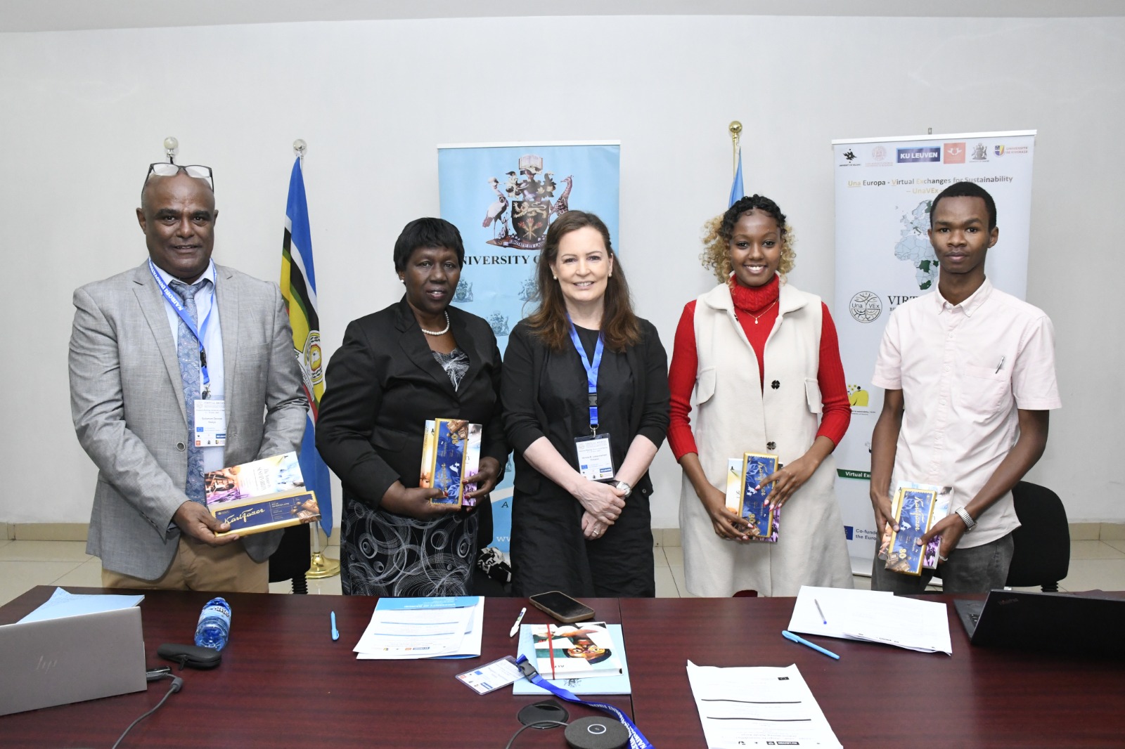UoN VC, Prof. Hutchinson, UH Project Coordinator, Dr. Hannah, Dr. Solomon Derese pose for a photo with students during the UNAVEX mid-term meeting 